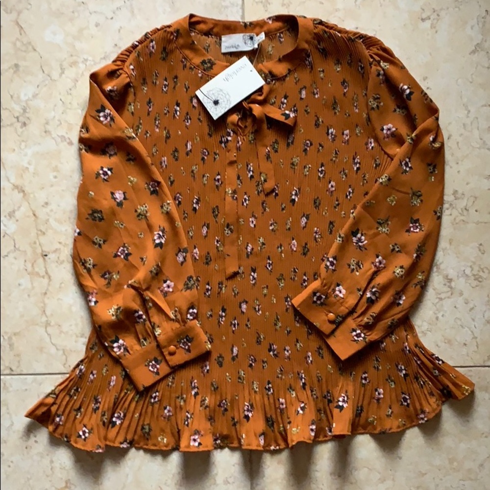 NWT Everleigh Top